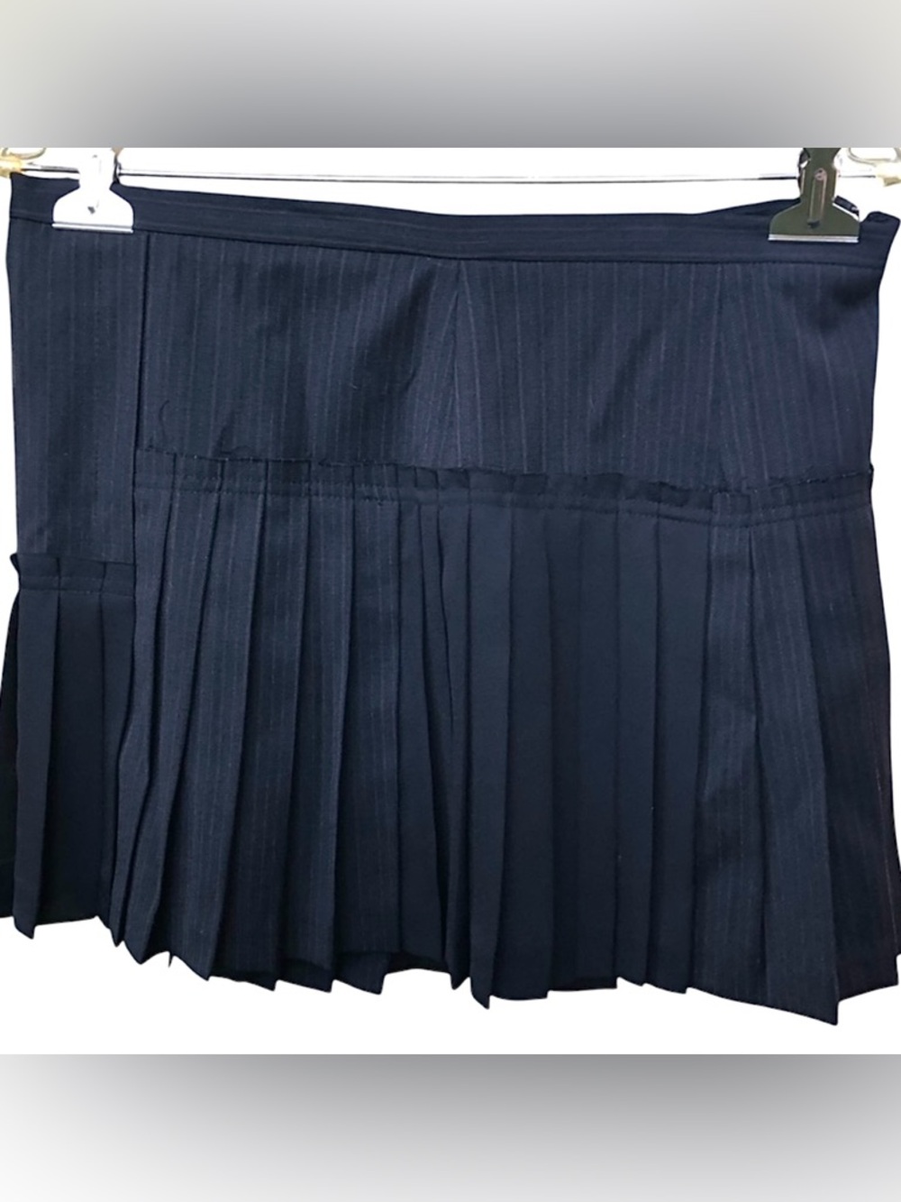BCBGMAXAZRIA Black Pinstripe Pleated Mini Skirt Size 4 Wool Blend